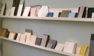 Scopri di più sull'articolo Metallo liquido: il materiale che trasforma qualsiasi superficie